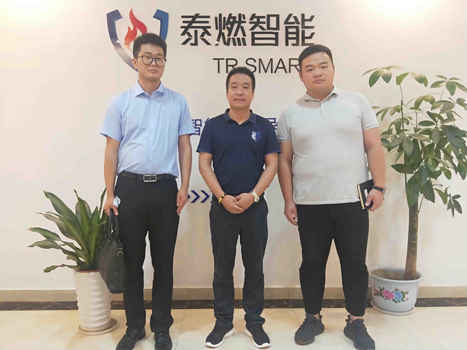 歡迎邳州市招商局領(lǐng)導(dǎo)蒞臨我司考察交流